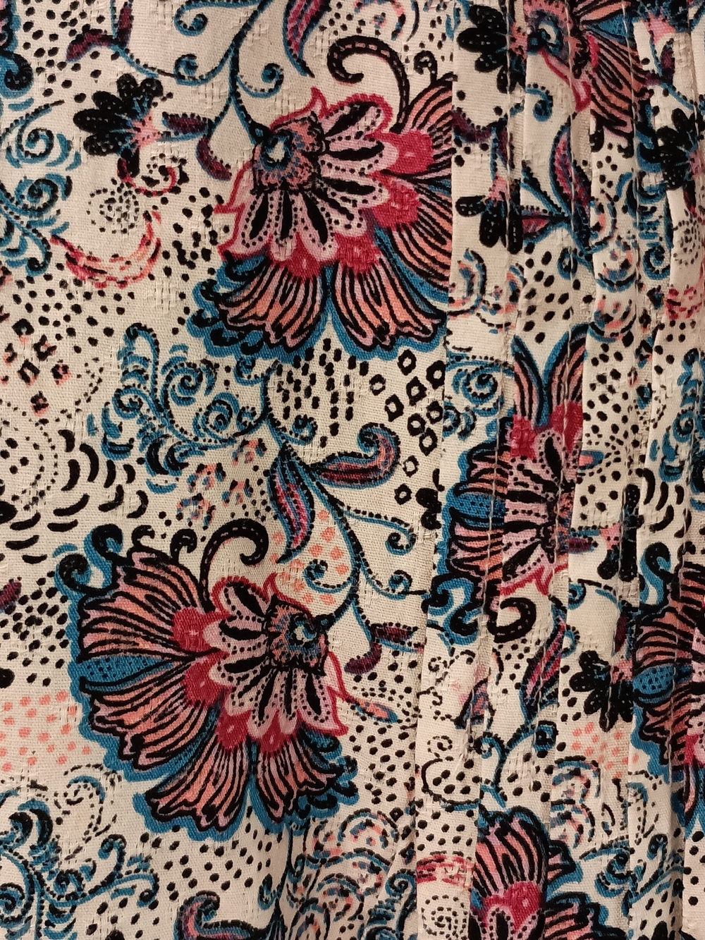 Evereve Floral Pleated Short-Sleeve Blouse in Cream with Red & Blue - Picture 3 of 16